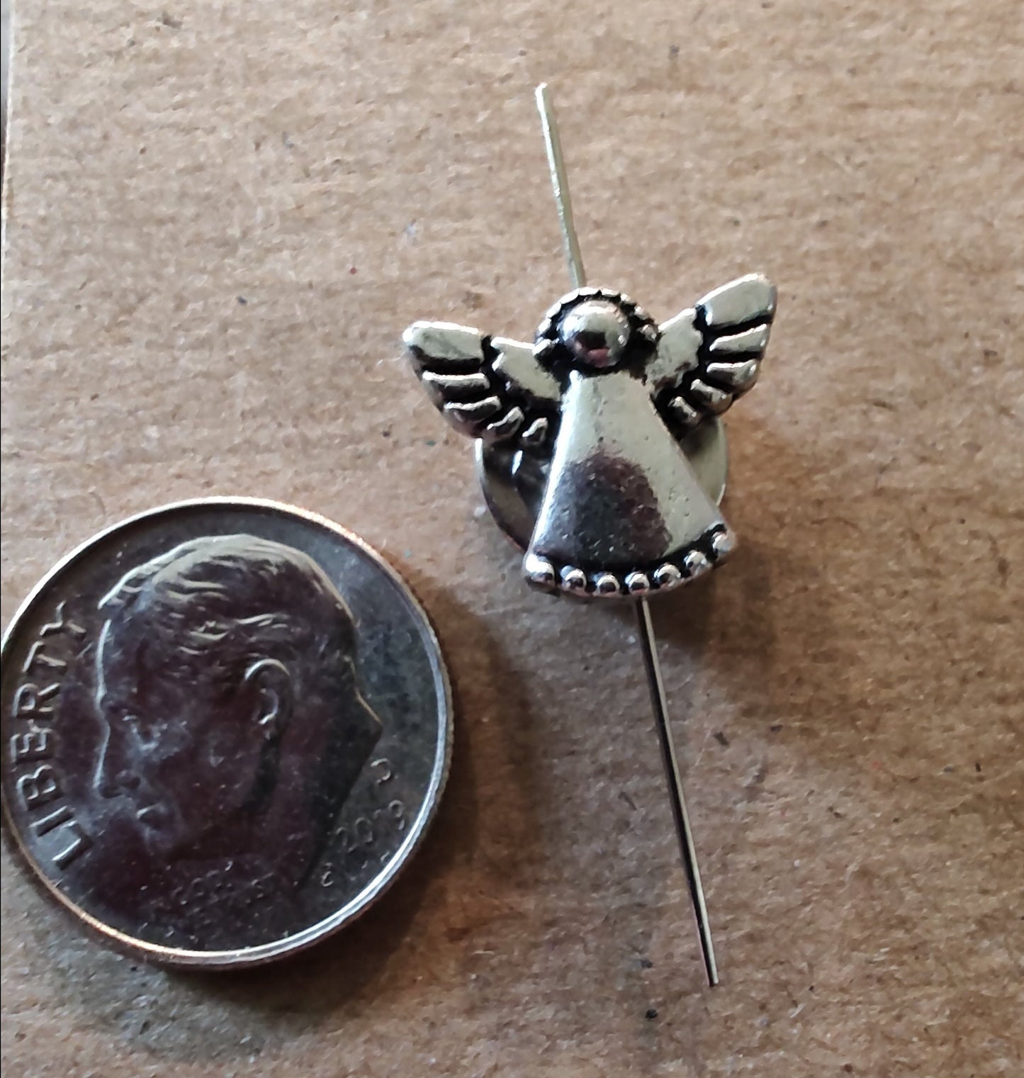 Needleminder- Silver-Angels w/needle hole