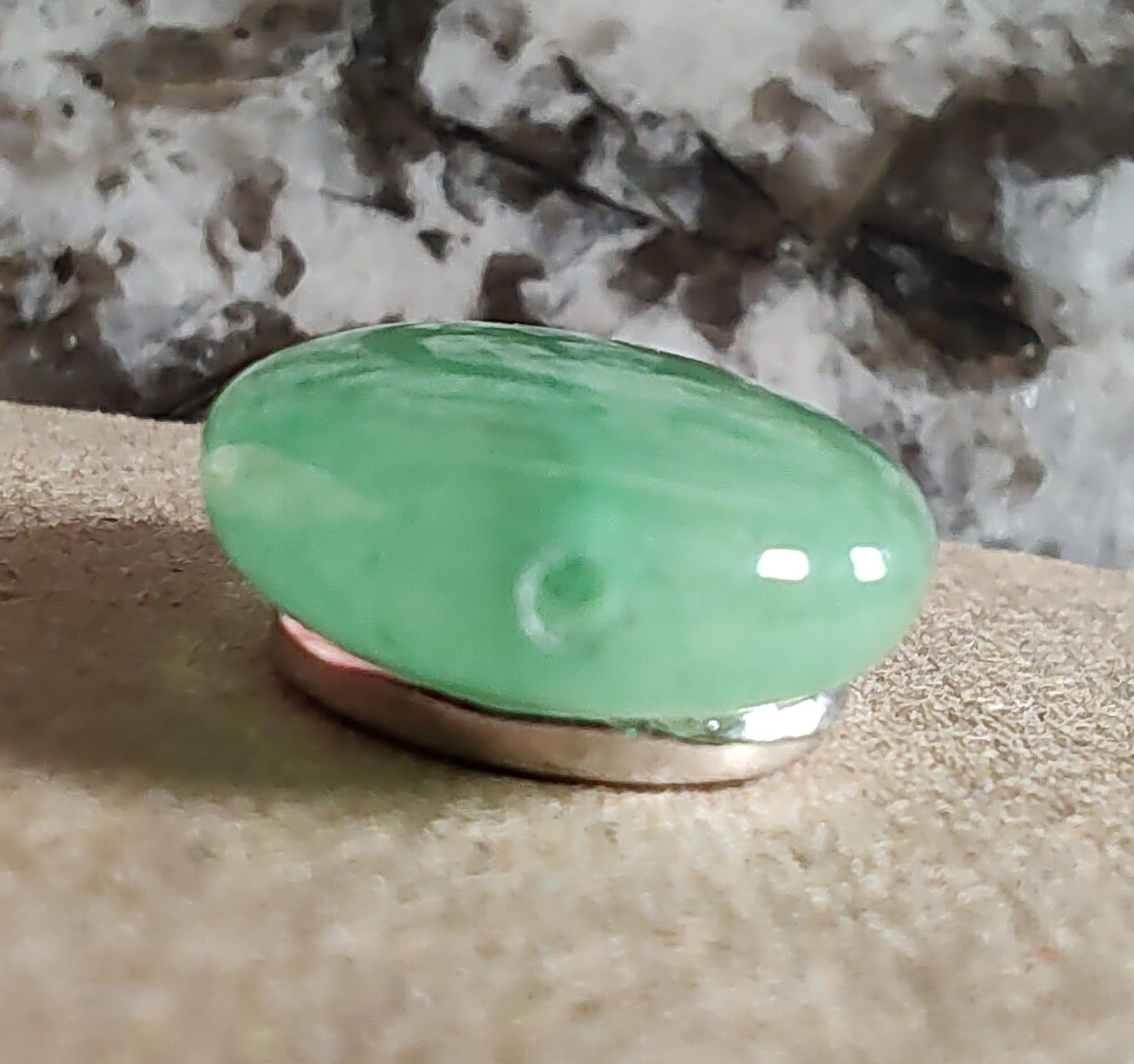 NeedleMinder - Lt. Green Oval w/needle hole