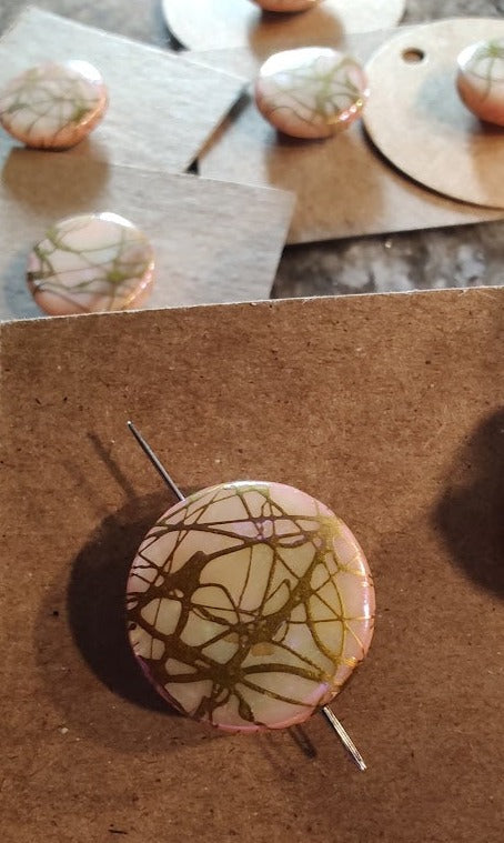 Needleminder- Soft Pink with Gold Swirl w/needle hole