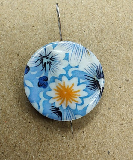 Needleminder- Blue Floral w/needle hole