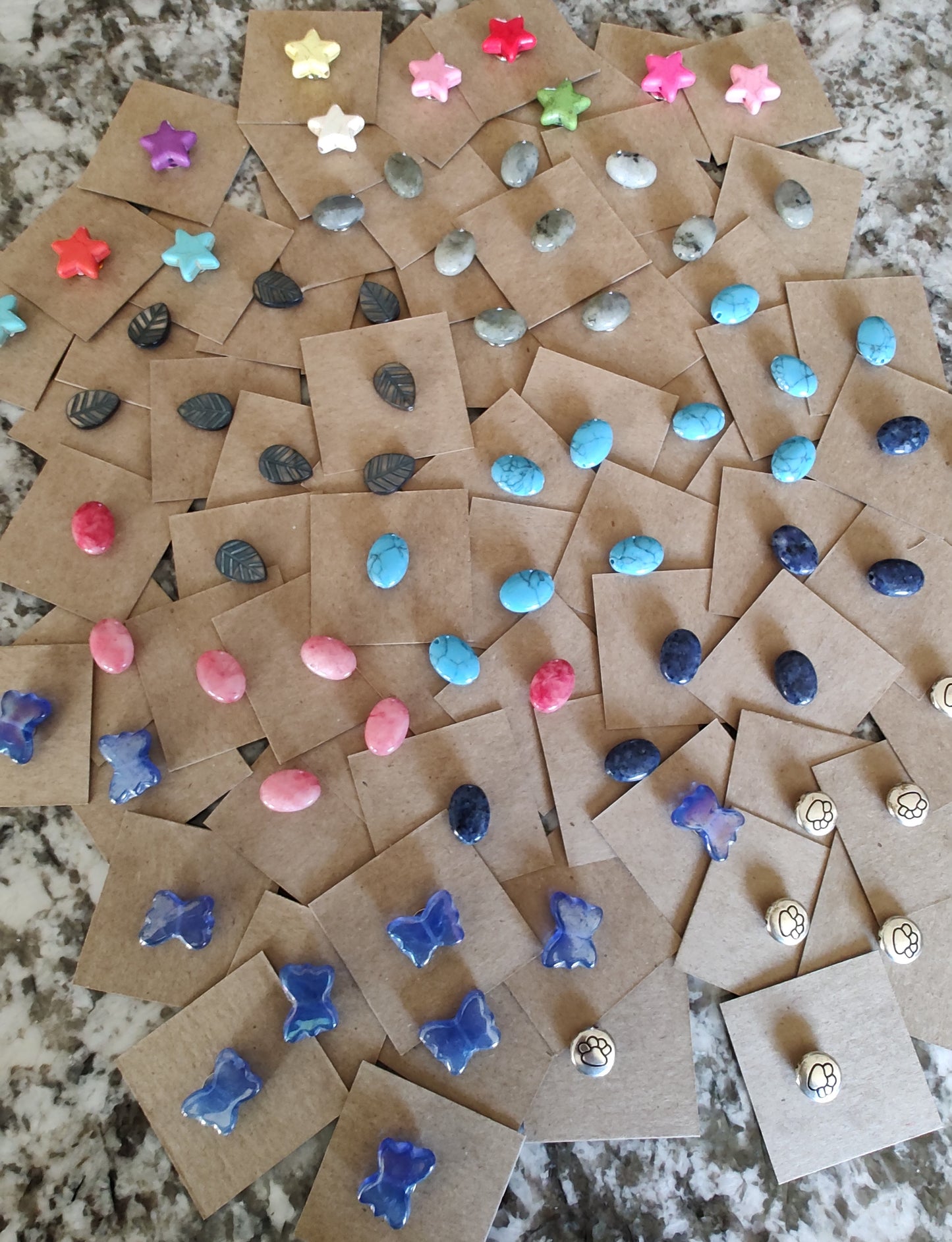 Needle Minder - Blue Oval w/ needle hole