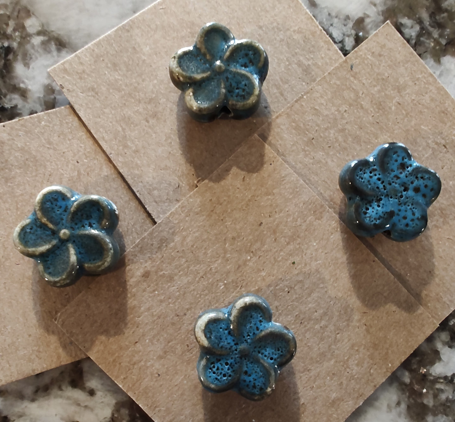 Needleminder-Blue Flower w/ needle hole