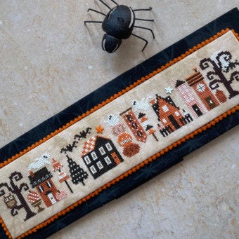 Halloween Tiny Town - Heart in Hand - Cross Stitch Pattern