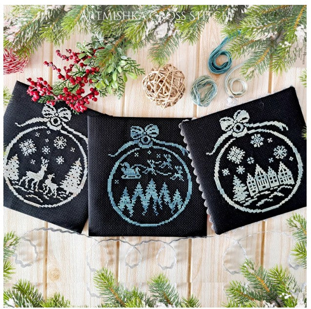 Christmas Baubles (Set of 3)- Artmishka