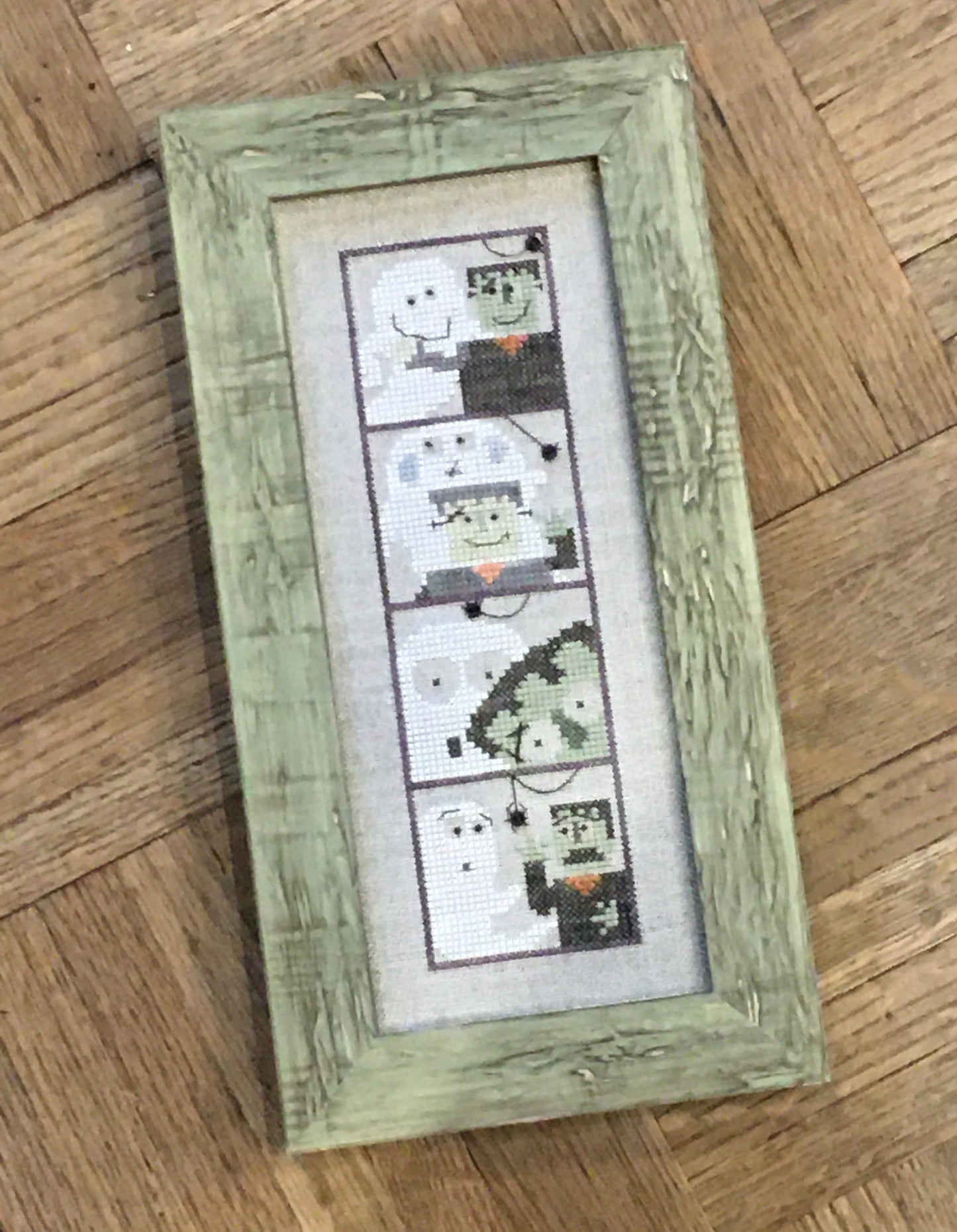 Frank N Boo Photobooth  – PAPER Pattern and Kit – Bent Creek