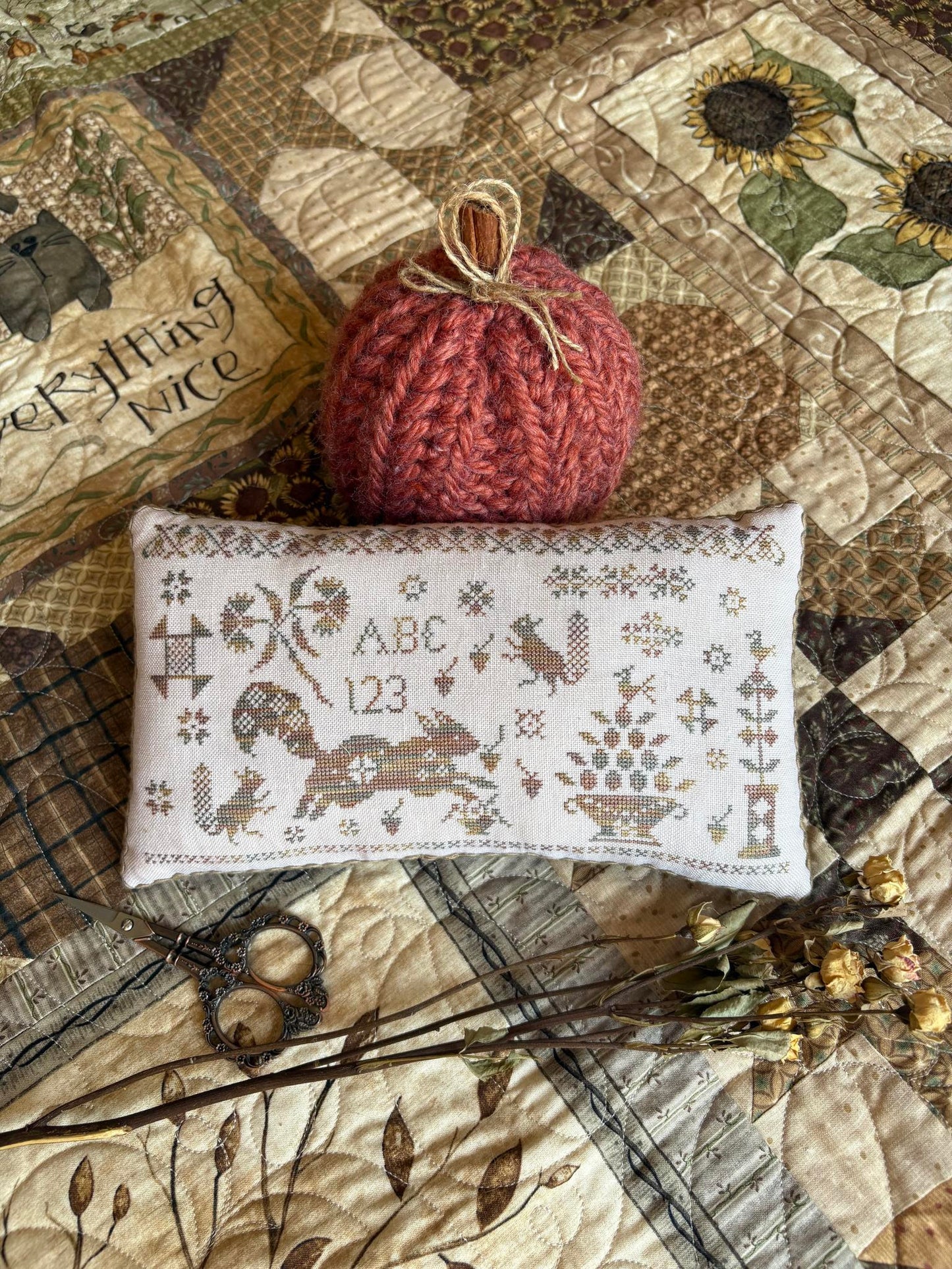 Pre-Order -Sassy Squirrel Pinkeep by Pansy Patch Quilts & Stitchery