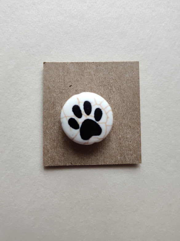 Needle Minder - Paw Print w/ needle hole