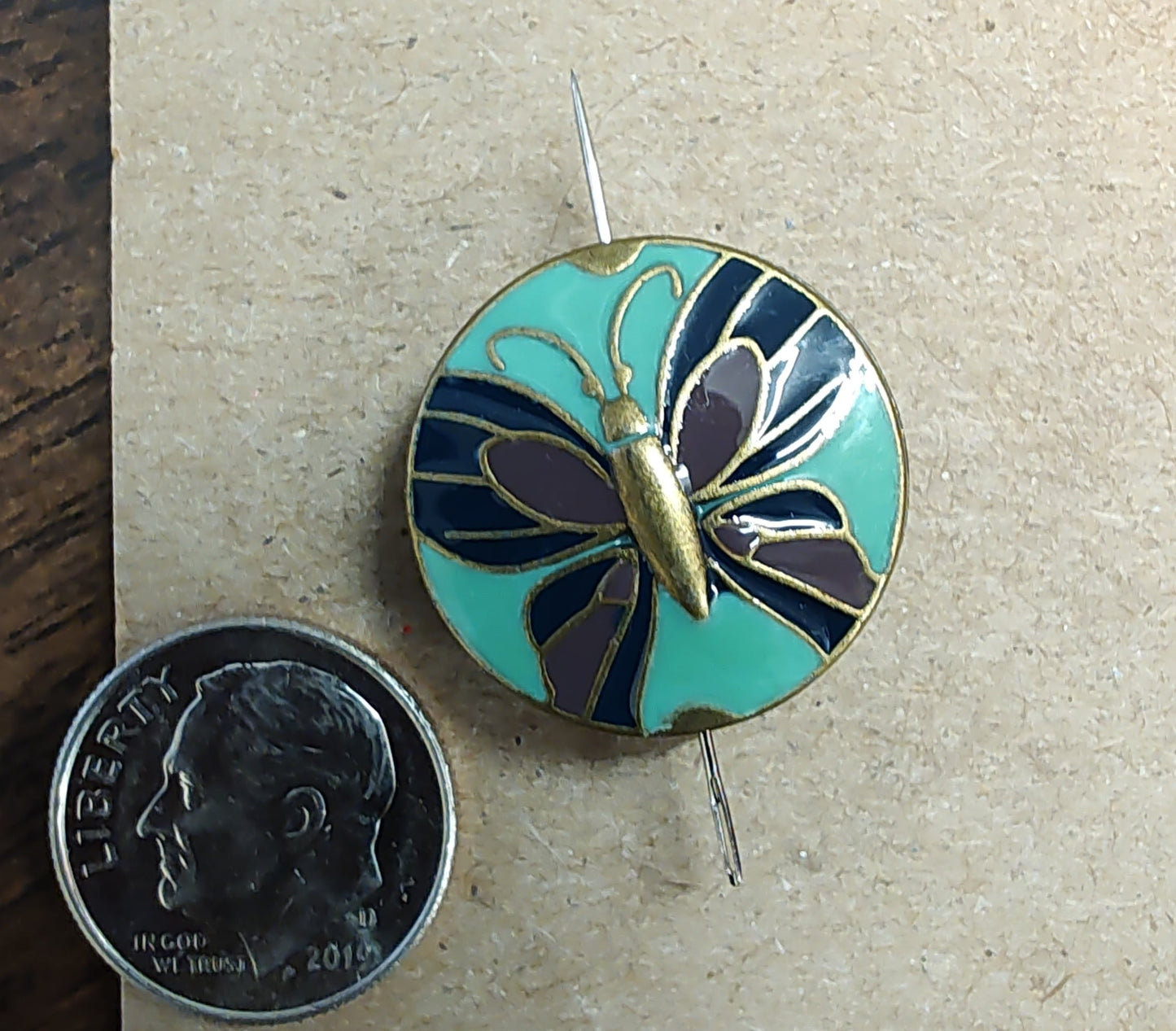 Needleminder- Round Butterfly w/needle hole